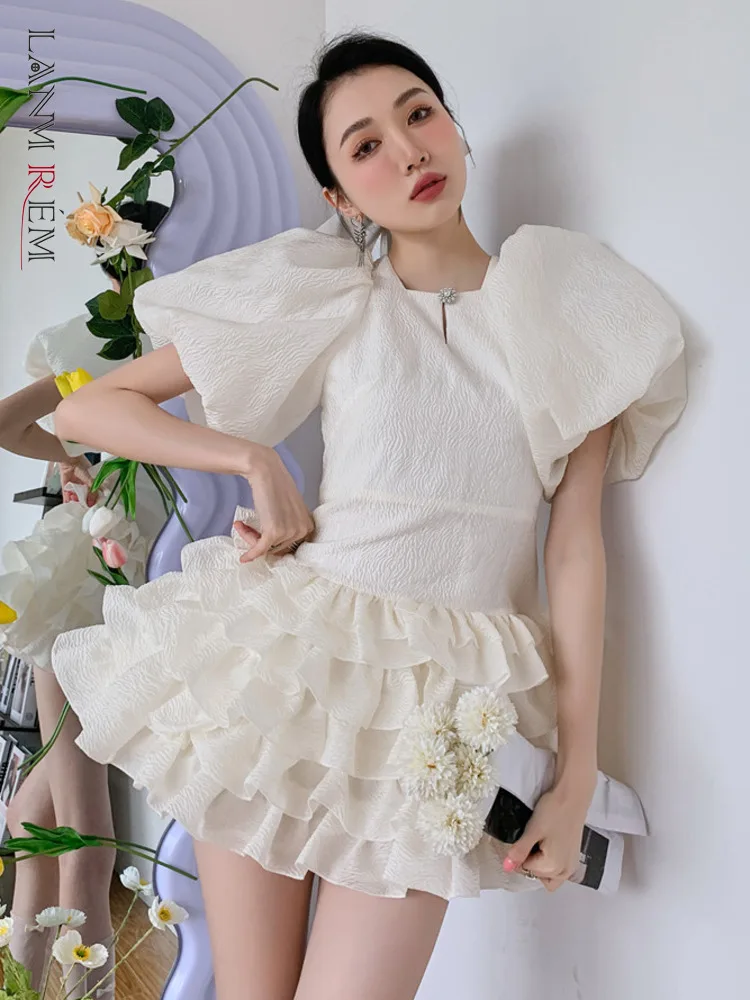 

LANMREM Chic And Sweet Dress For Women 2022 Summer Short Puff Sleeve Jacquard Beige Dresses Korean Style Party Clothing 2R2268