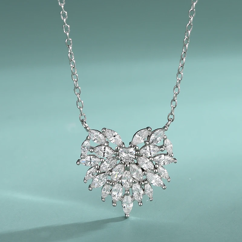 

S925 Sterling Silver Love Heart Collarbone Necklace for Women Lightly Set With Horse Eye Zirconia Diamond Heart Pendant