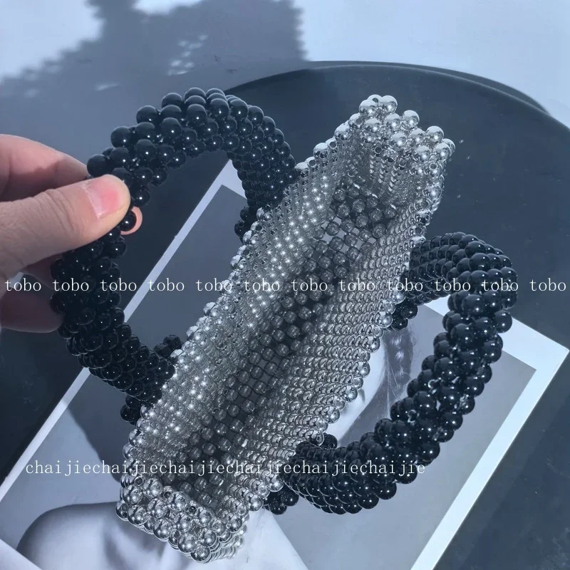 Женская тканая сумка с серебряной ручкой и бисером нишевая дизайнерская