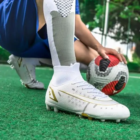 Electroplated SoleTeenagers Football Shoes Lightweight Anti-slip Male Soccer Boots Black and White Matching Style Cleats New In