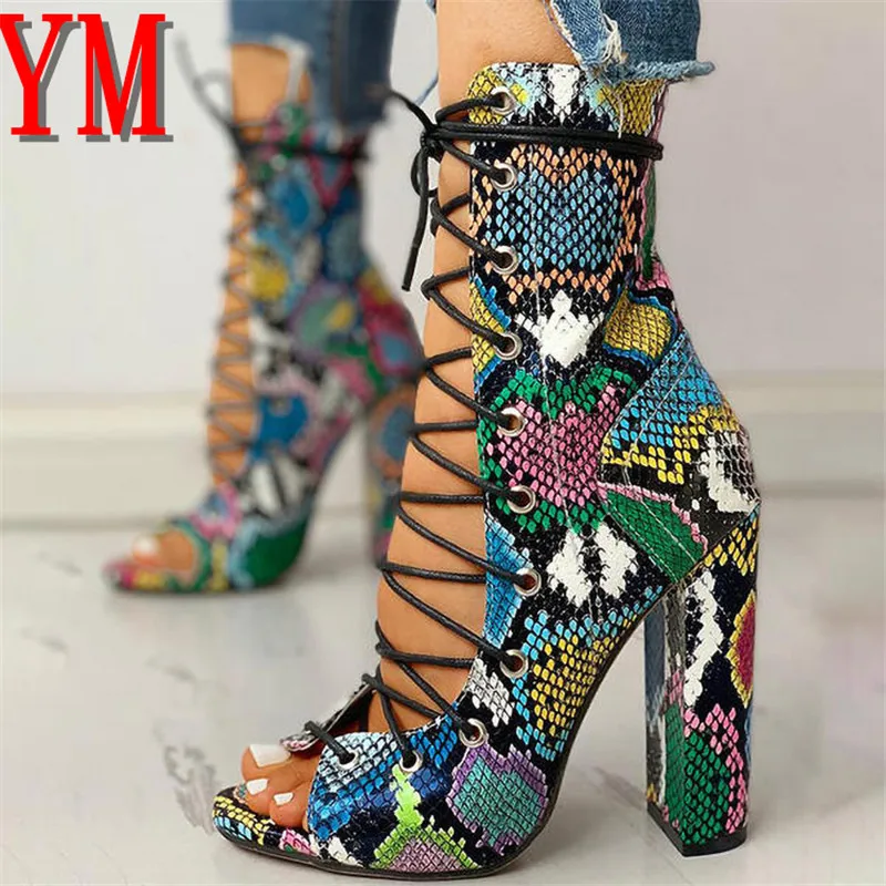 Женские босоножки со змеиным принтом на платформе и высоком каблуке 10 см обувь