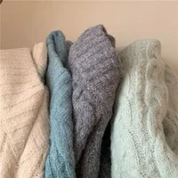 Оверсайз свитер с v-образным вырезом#4