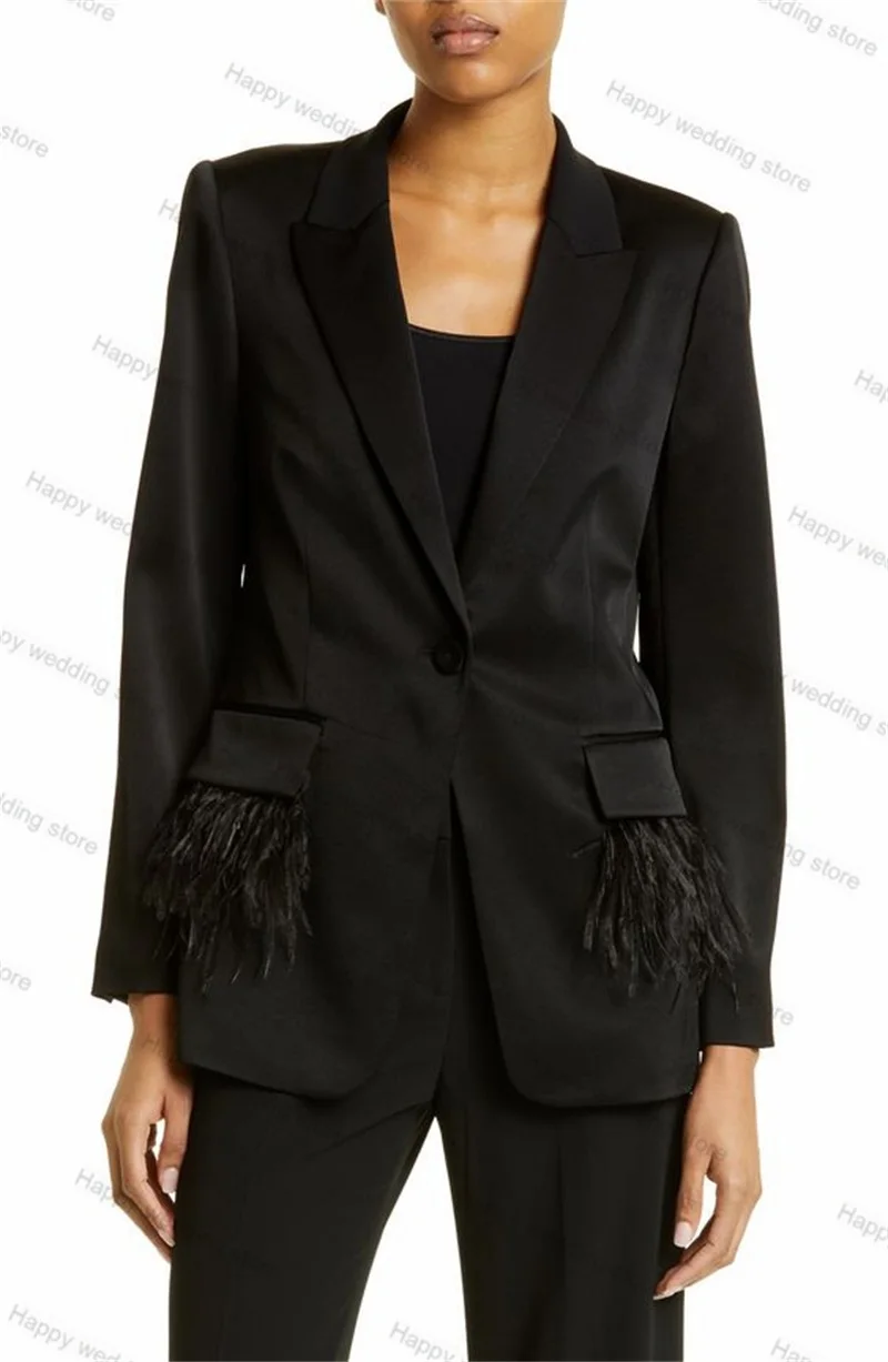 Рисунок 3 - Женский костюм-двойка из блейзера и смокинга