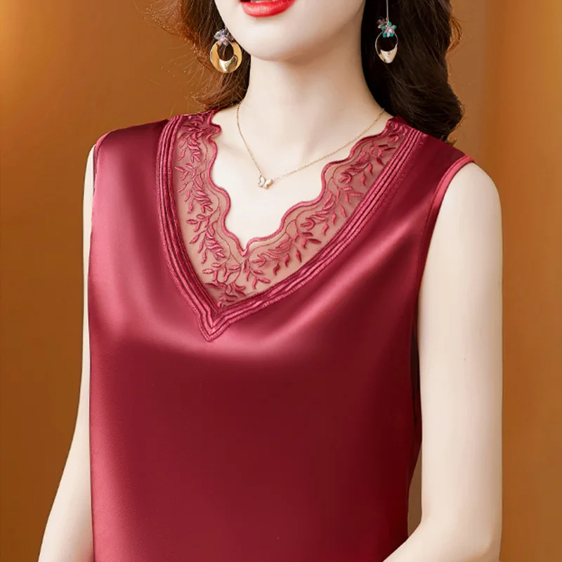 

Женский свободный трикотажный топ M-5XL размера плюс, Новинка лета 2022, эластичный атласный ажурный жилет без рукавов, однотонная женская одеж...