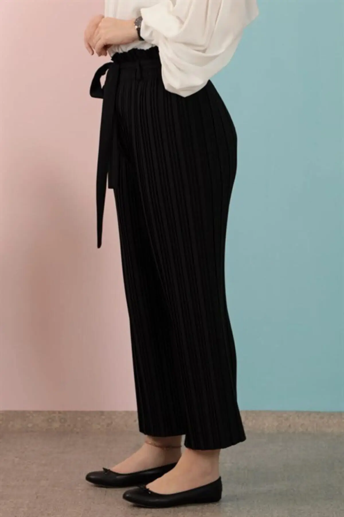 

Black women with black pants Wheel piliseli Women's Islamic Clothing Pants