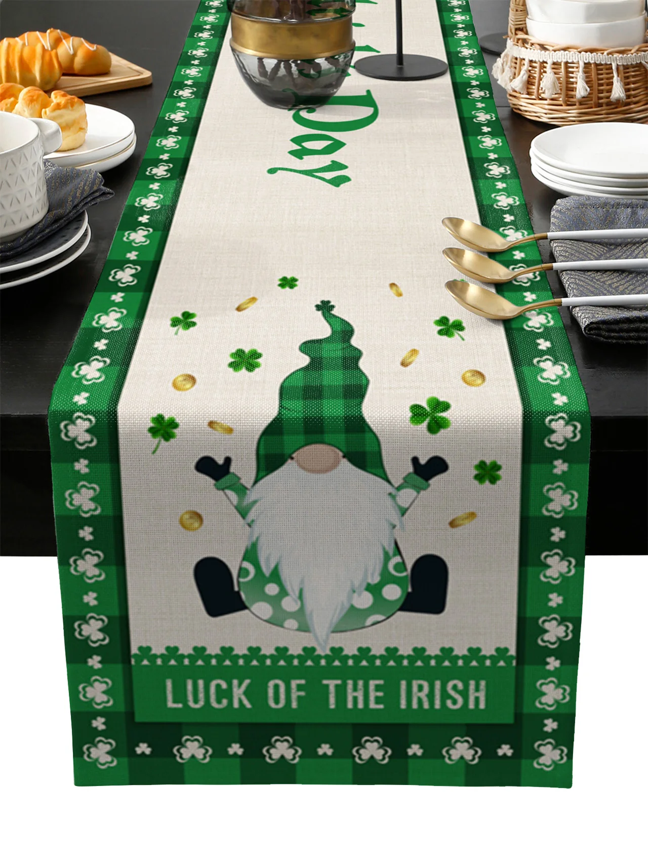 

Свадебная настольная дорожка с зеленым клевером в стиле «Святого Патрика»