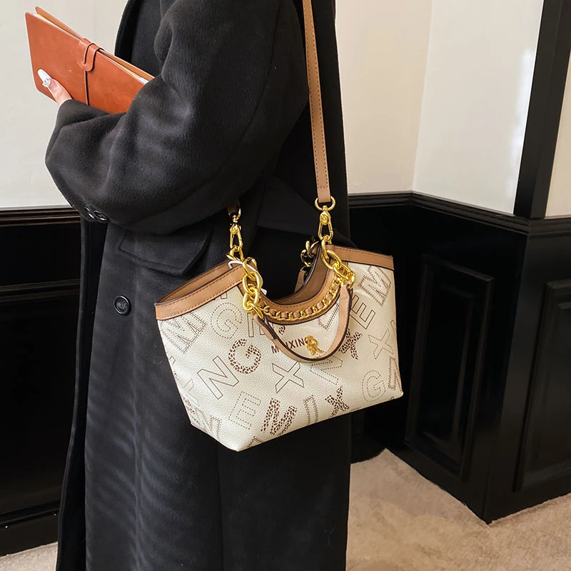 Large Capacity Handbags For Women 2023 New Popular Totse Bag Texture All-match Shoulder Bags Luxury Designer Crossbody Bags