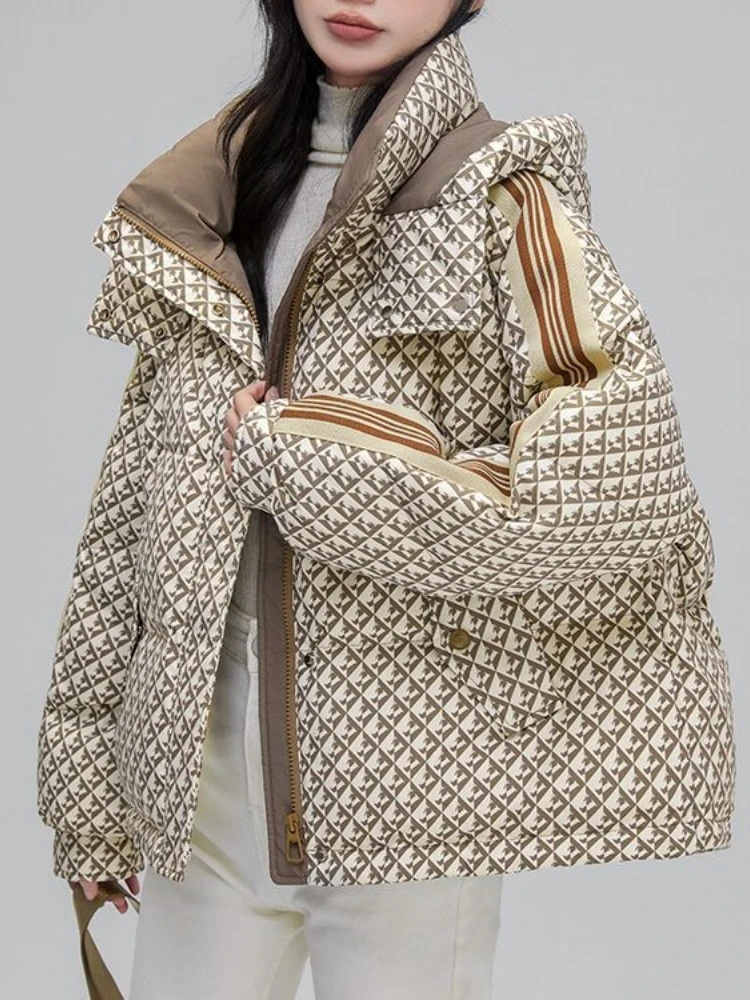 Утепленный пуховик с рисунком гусиные лапки женская зимняя Новинка 2023