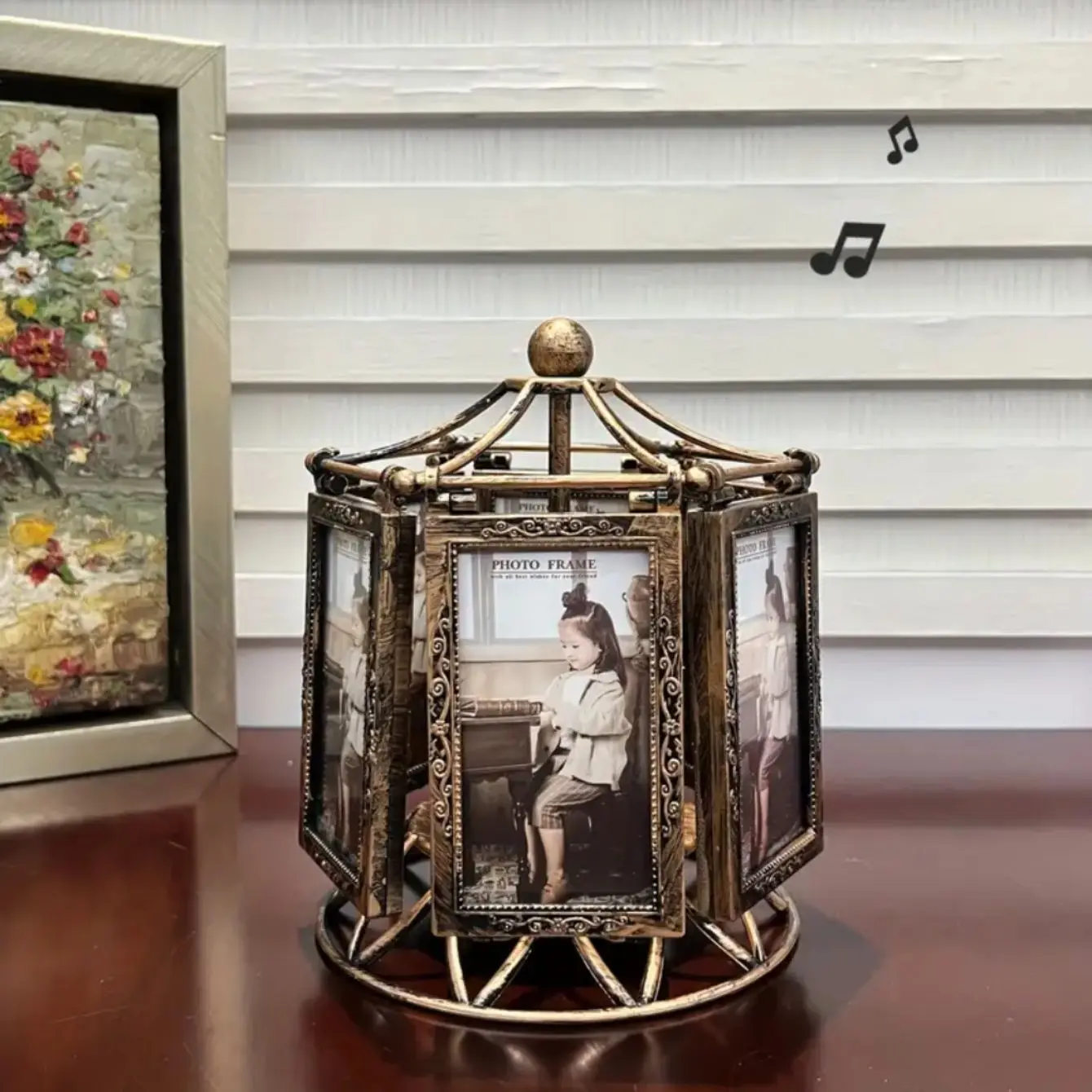Музыкальная фоторамка-карусель пластиковая