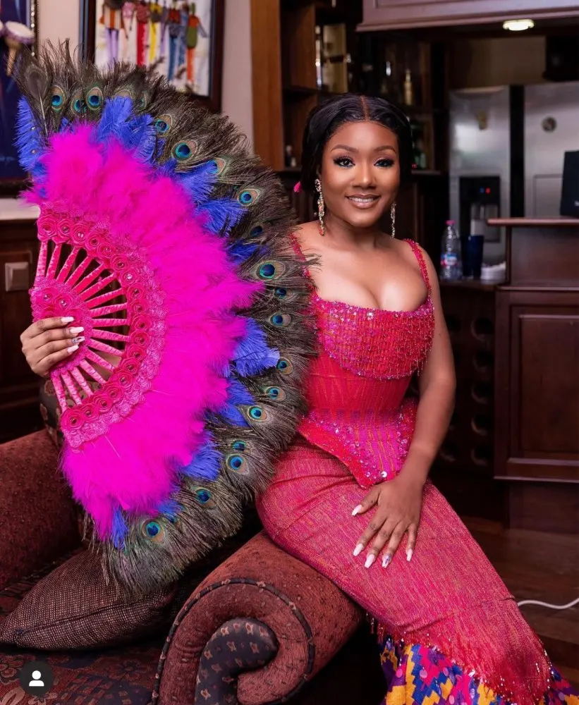 

Esewing 1 шт./пакет 2020 Новый стиль Золотой двухсторонний Африканский мягкий Ручной Веер с перьями и золотой ручкой для танцевальных фанатов веч...