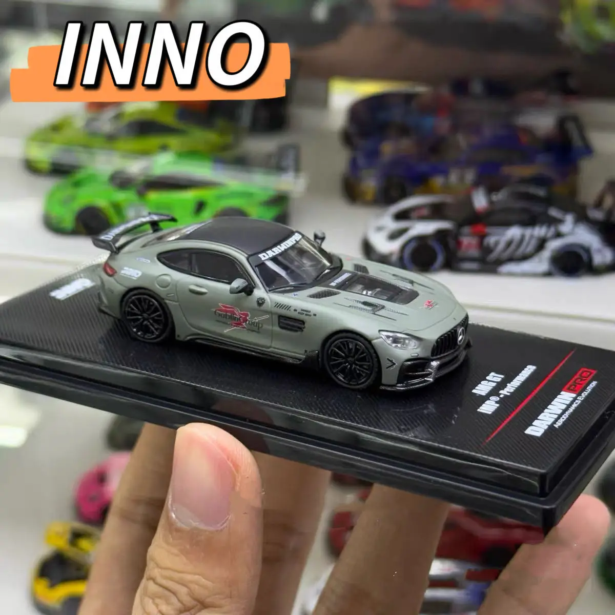 Фото Коллекционная модель мини-автомобиля INNO 1:64 из сплава DARWIN PRO Mercedes AMG GT, статуэтка для взрослых, подарок для мальчика №1