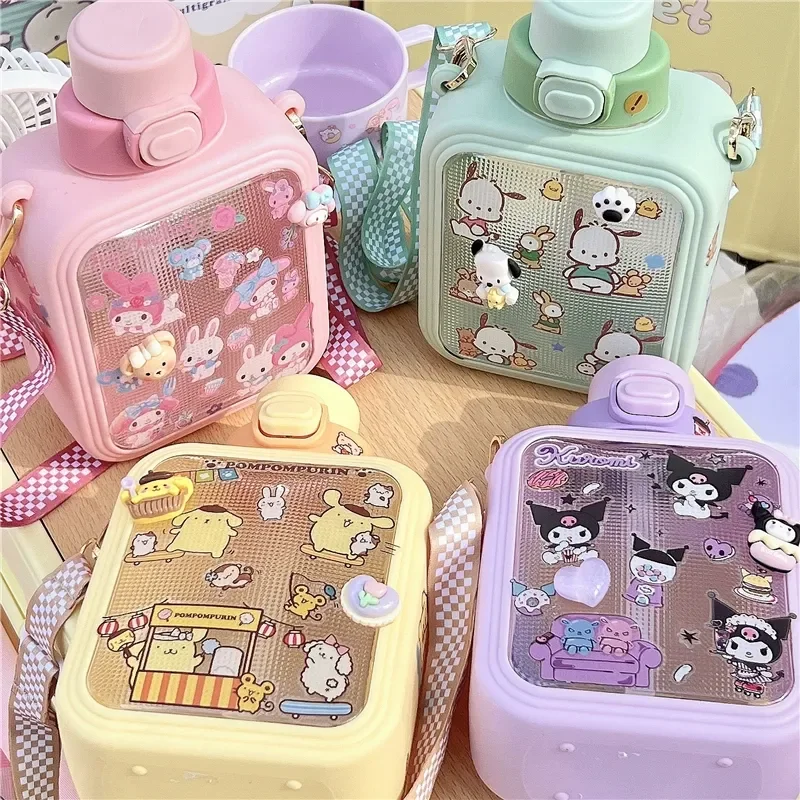 

Sanrio Kawaii Kuromi моя мелодия полачко Спорт на открытом воздухе Sippy Cup аниме Sanrio девушка сердце Милая соломенная застежка чашка для воды через плеч...