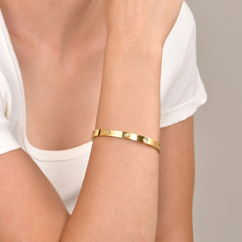 Позолоченные антикоррозийные браслеты из нержавеющей стали с ослепительным