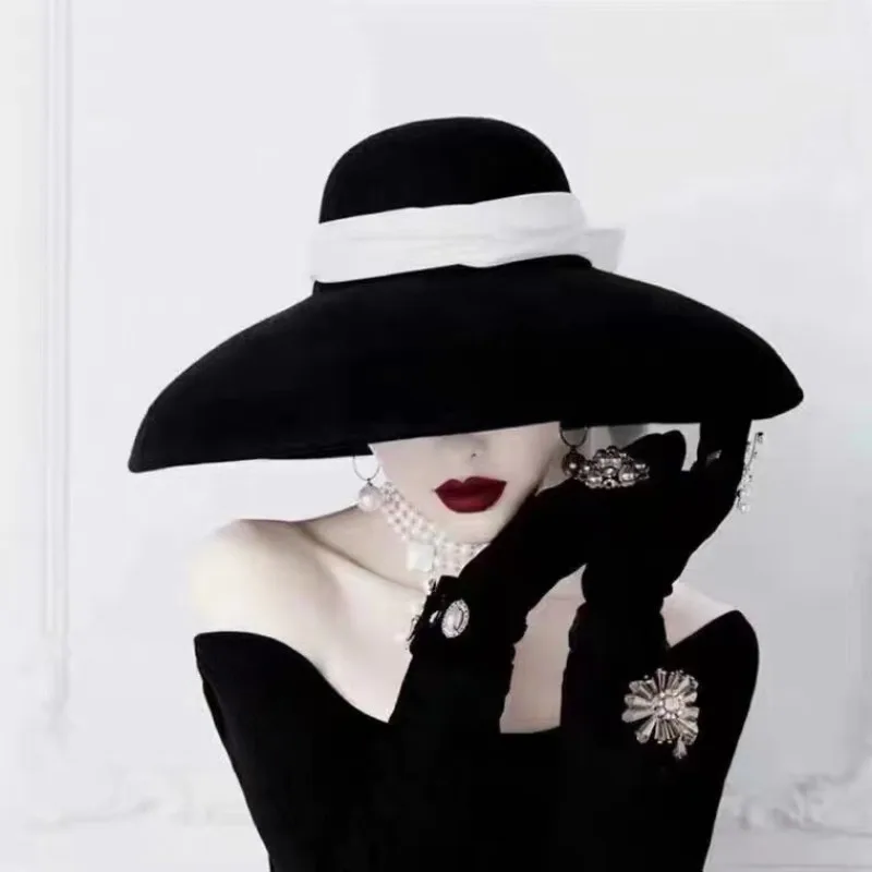 

French British Elegant Big Brim Hat Temperament Black Velvet Ribbon Hepburn Hat