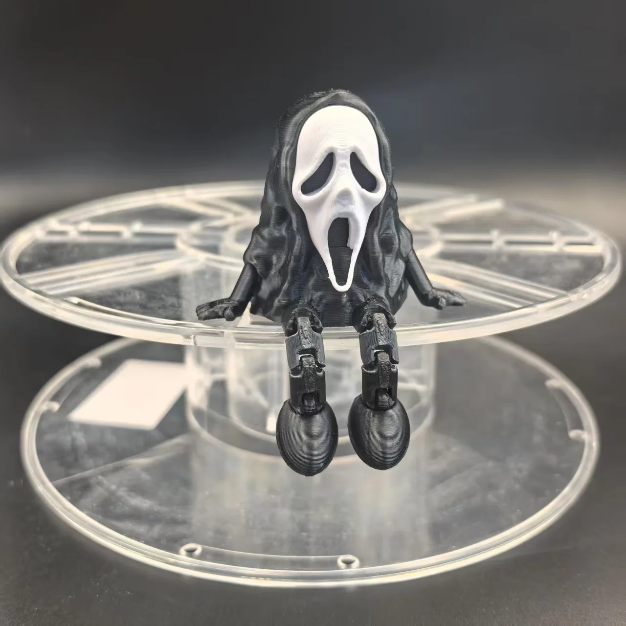 

Милая пластиковая статуэтка призрака