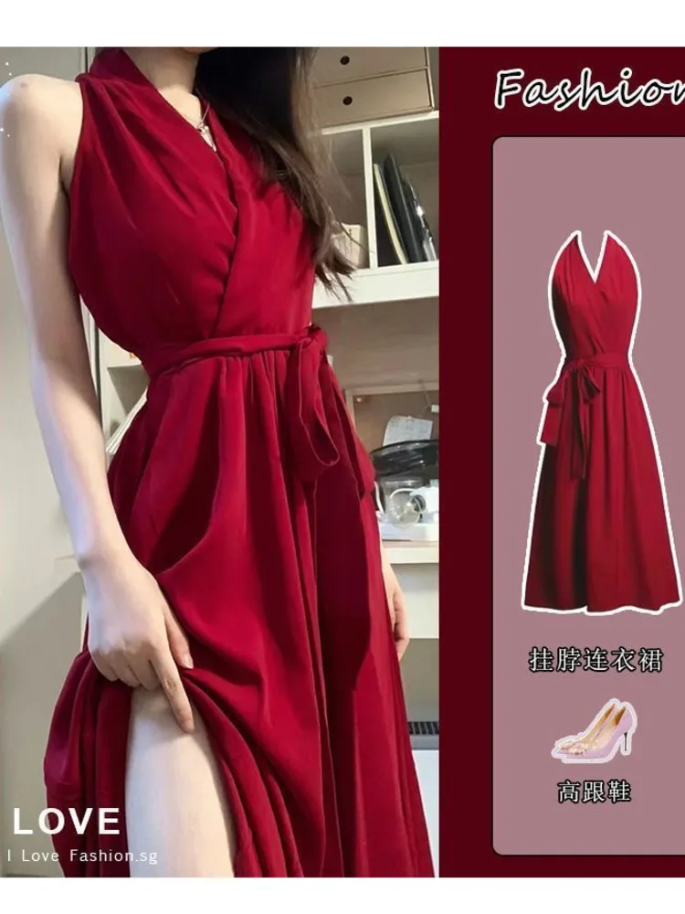 

French romantic red hanging neck dress, women's new autumn 2022 pure desire style, V-neck waist strap, medium length dress