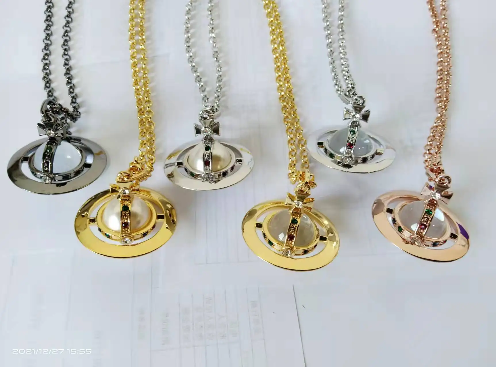 

Viприен WestW00D точный Классический роскошный уникальный 20-миллиметровый низ со Сатурном без надписи микро стеклянная бусина, Женская богемна...