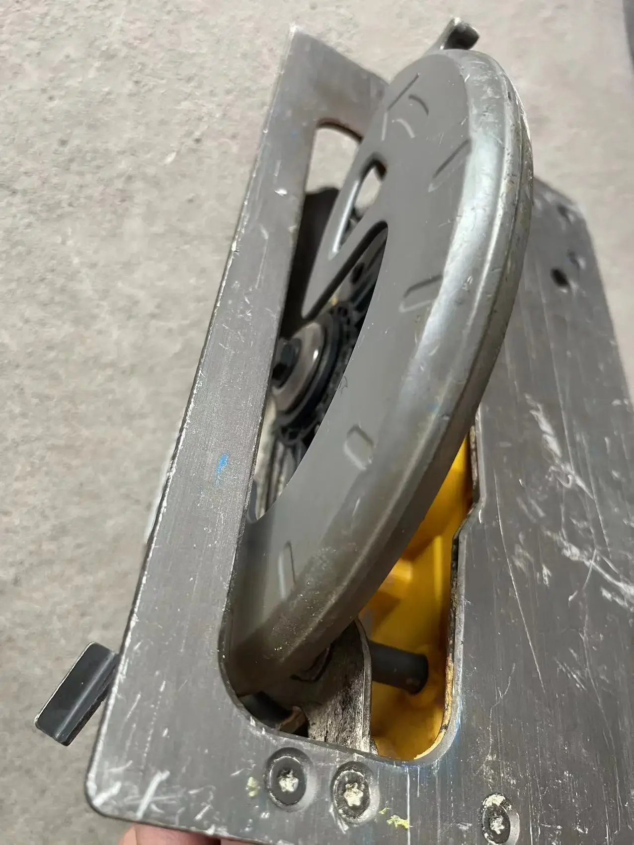 Циркулярная пила DEWALT DCS575 54 в 190 мм