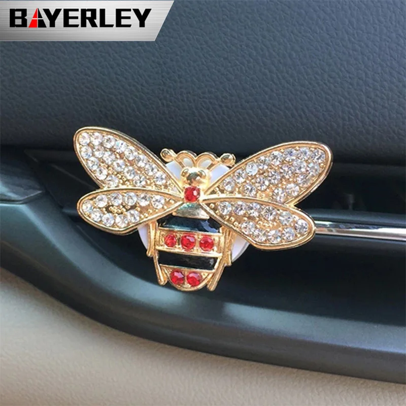 Симпатичный освежитель воздуха в оформлении интерьера автомобиля | Автомобили и