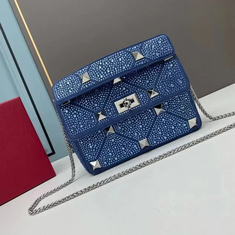 

Women's Fashion Rhombus Rivet Design Flap Square Bag Purse Full-body Diamond Inlaid Classics Shoulde Bag Female Messenger Bags