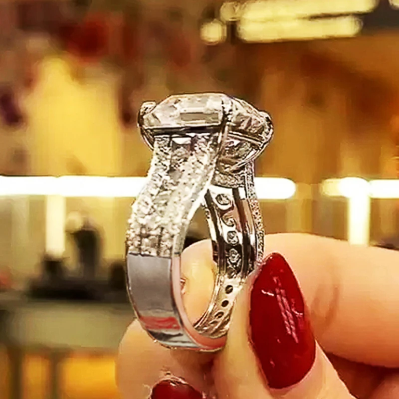 

Huitan Gorgeous Big Princess Square Cubic Zirconia Ring Women for Wedding Bling Bling Female Accessories Party Fashion Jewelry