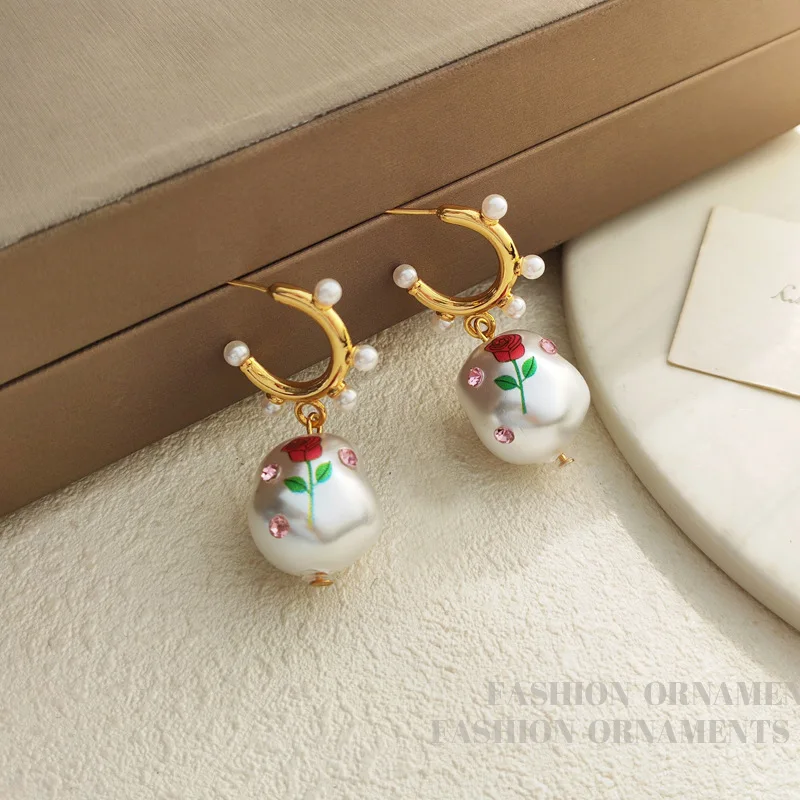 

Элегантные жемчужные серьги в стиле ретро