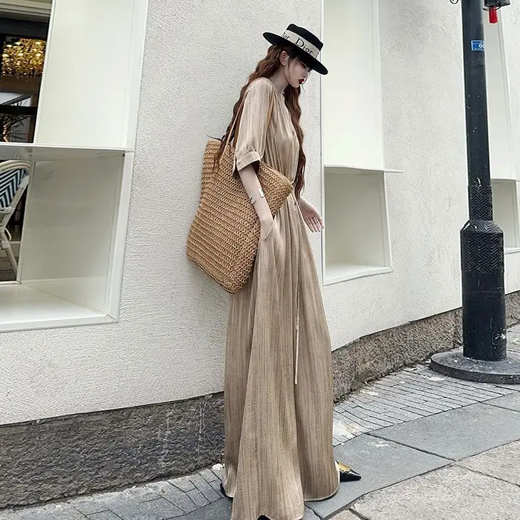 Простое и Повседневное платье с высоким удлиненным воротником роскошное