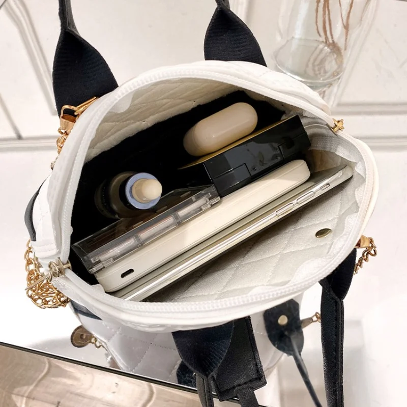 New Korean Fashion Women's Handheld Shell Bag for Commuting to Work Fresh and Sweet Cross Shoulder Bag