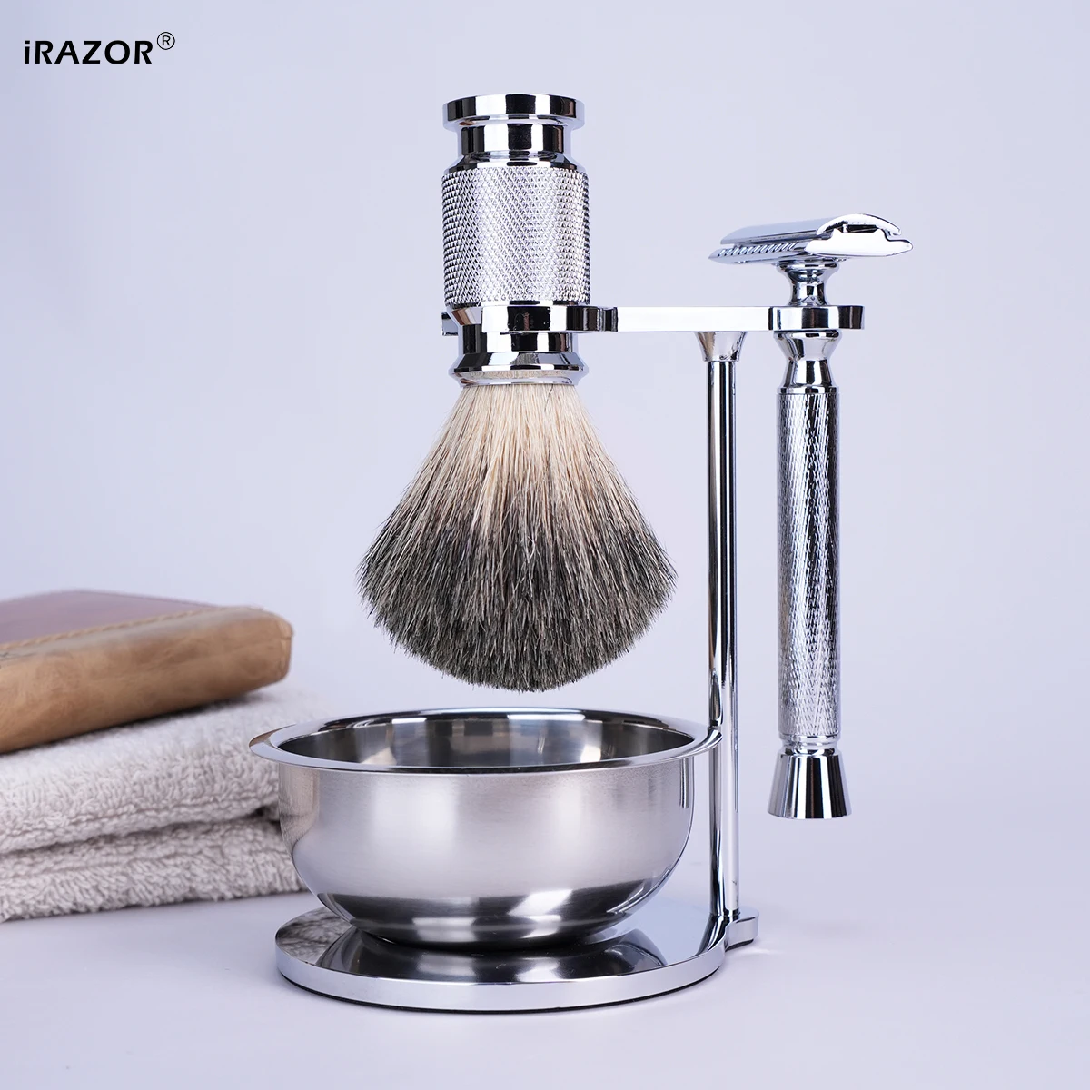Фото Набор для влажного бритья iRAZOR Double Edge Safety Razor Set для мужчин 4 в 1 с металлической DE-бритвой, кистью для бритья, чашей и подставкой. №5