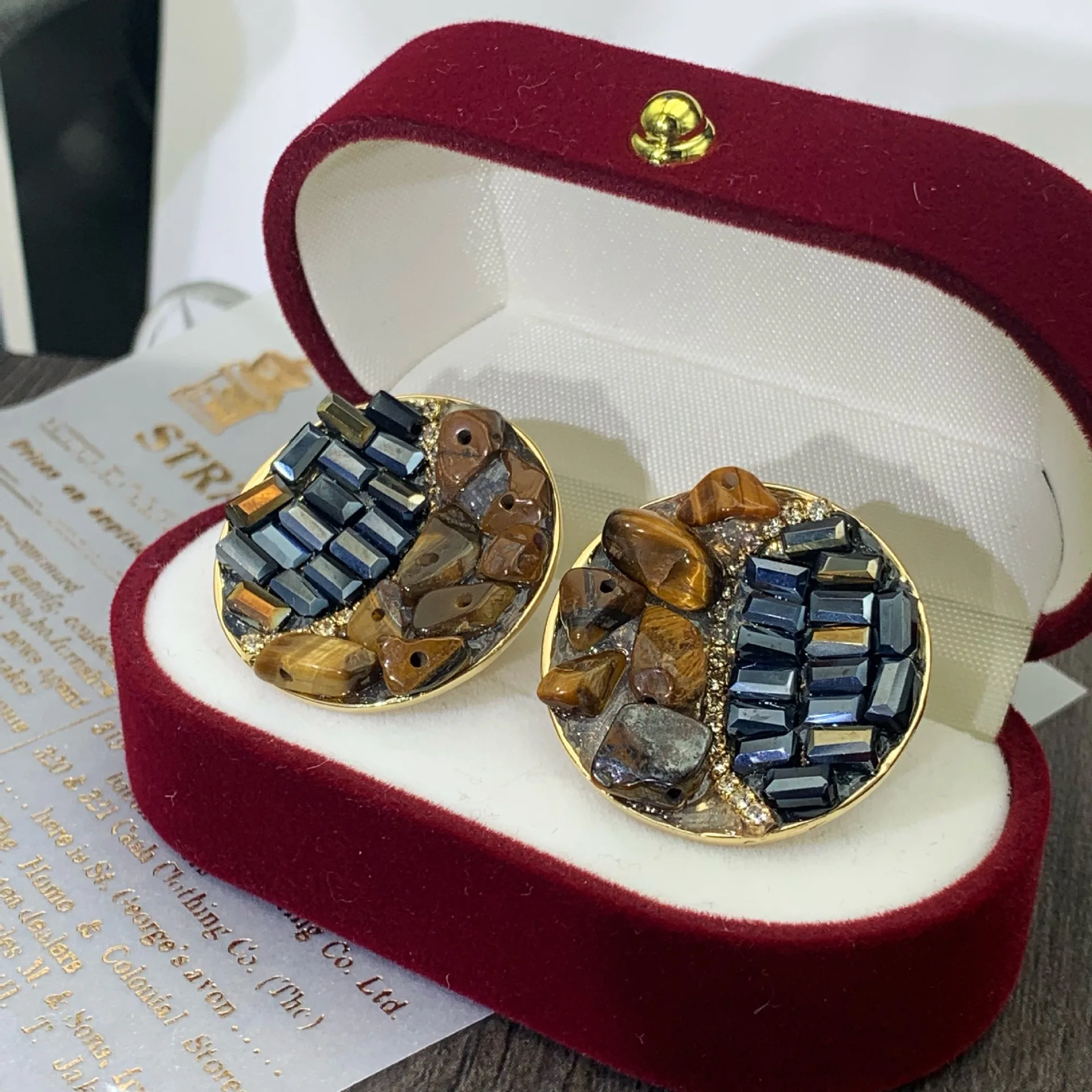 

French vintage round crystal stud earring for women