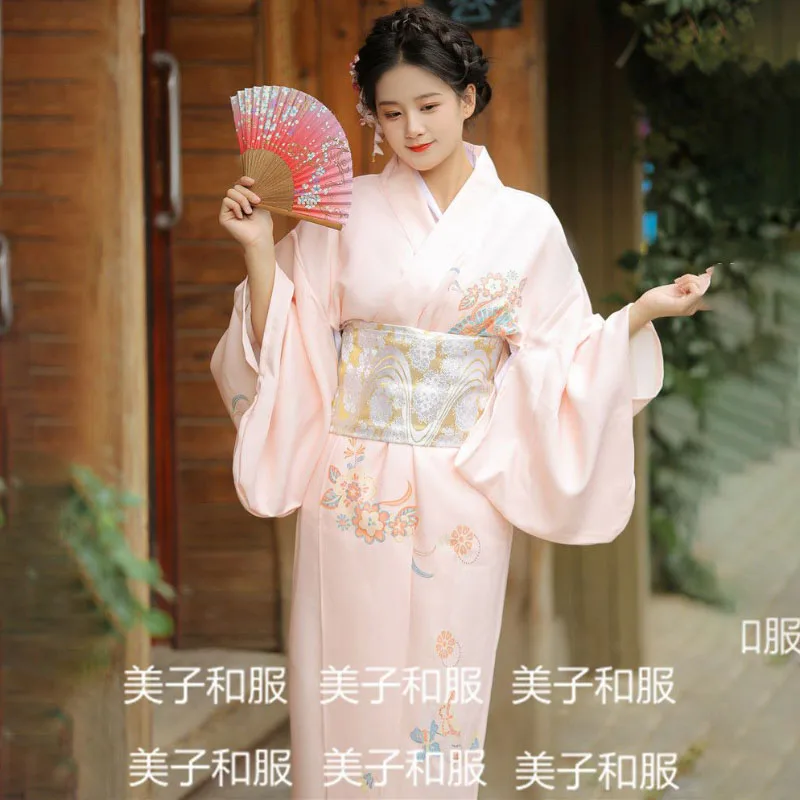 Кимоно женское в традиционном винтажном стиле свободный нежный стиль Одежда для