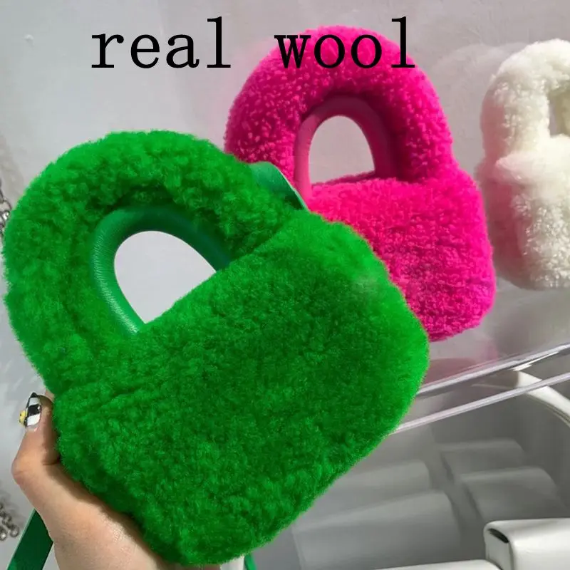 

Cute Designer Handbags High Quality Real Wool Lamb Earphone Top Quality Luxury Brand 2021 Real Fur Cross Body Bag Woman