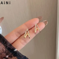fashion jewelry 925 silver needle triangle earrings popular style delicate design high quality crystal stud earrings for women