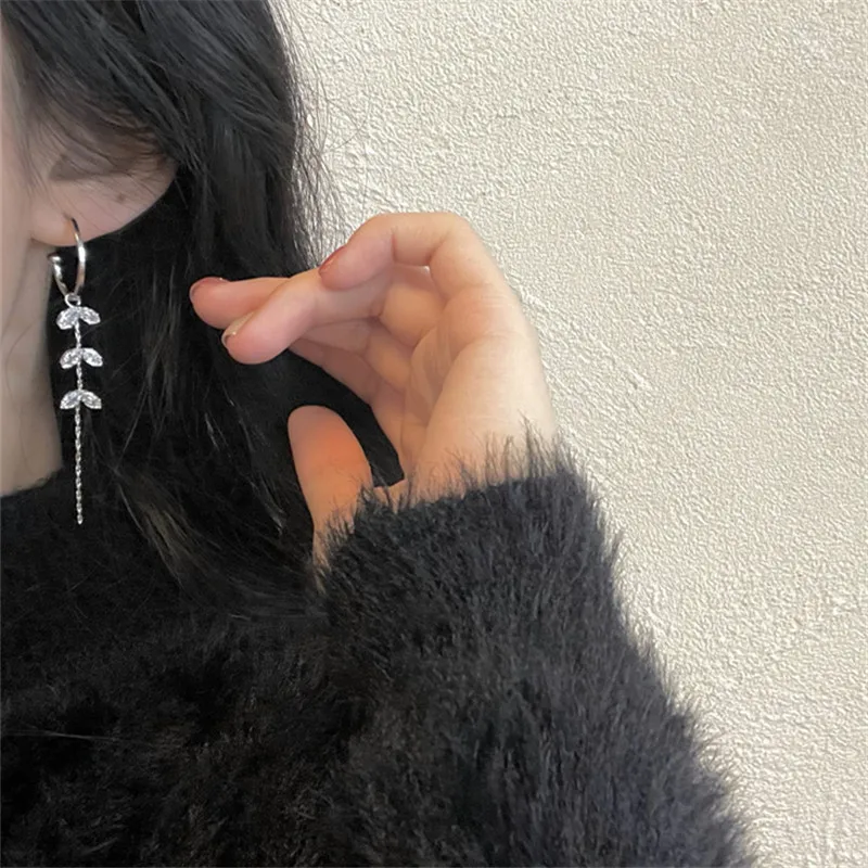 

2022 Trend Korean Elegant Tassel Zircon Leaf Drop Earrings For Women Fashion Party Wedding Hot Fashion Jewelry Gifts e303