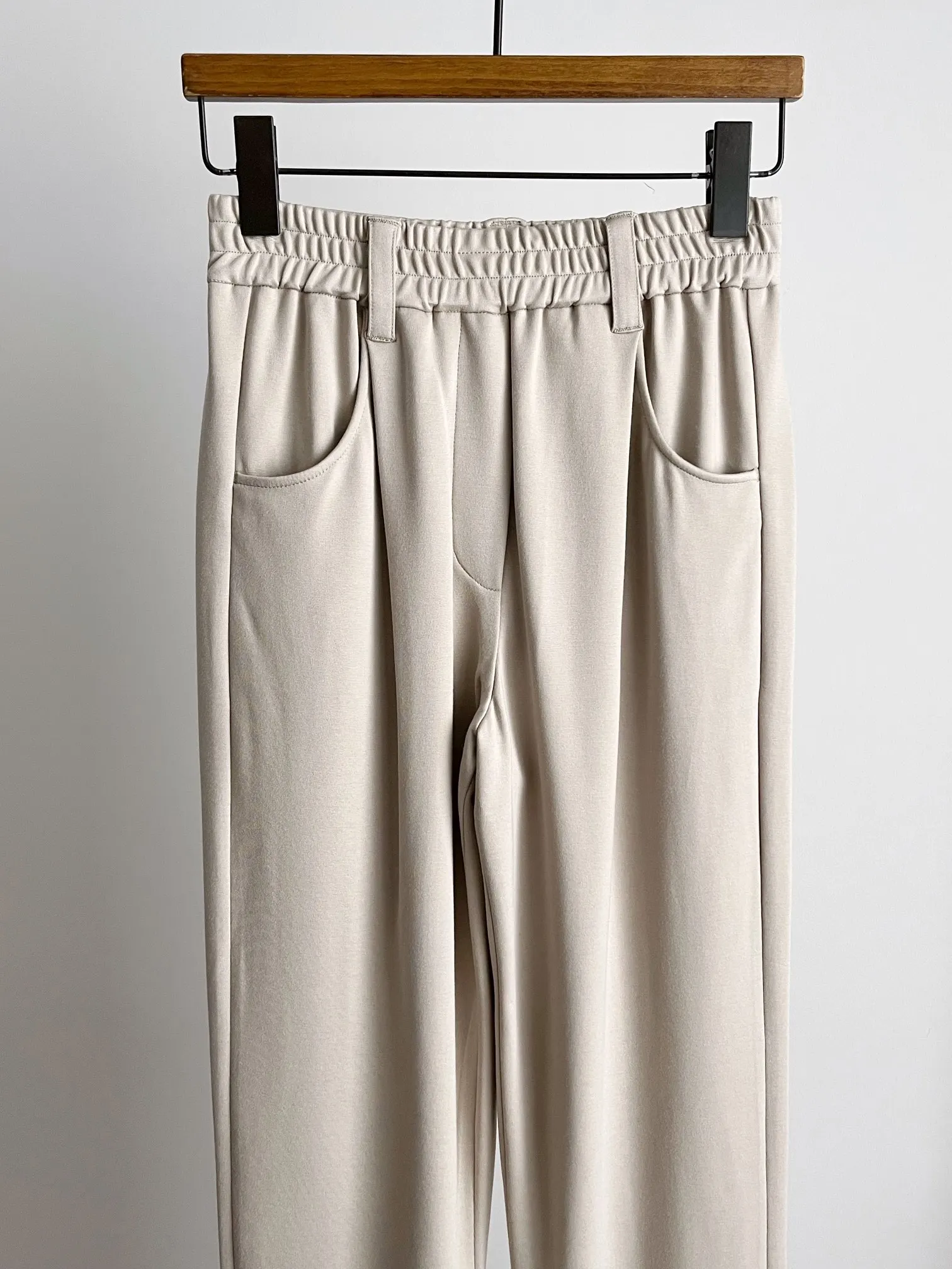 Рисунок 4 - Женские брюки новинка осень-зима