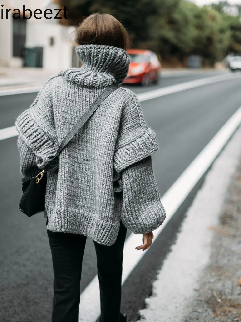 Свитер с высоким воротником