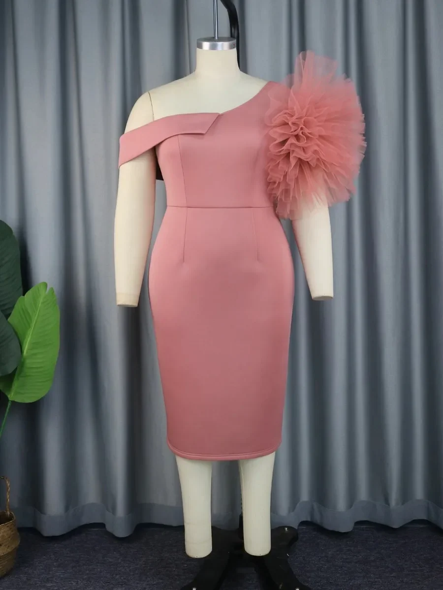 Вечернее платье на одно плечо с прозрачным цветком розы Розовое вечернее миди