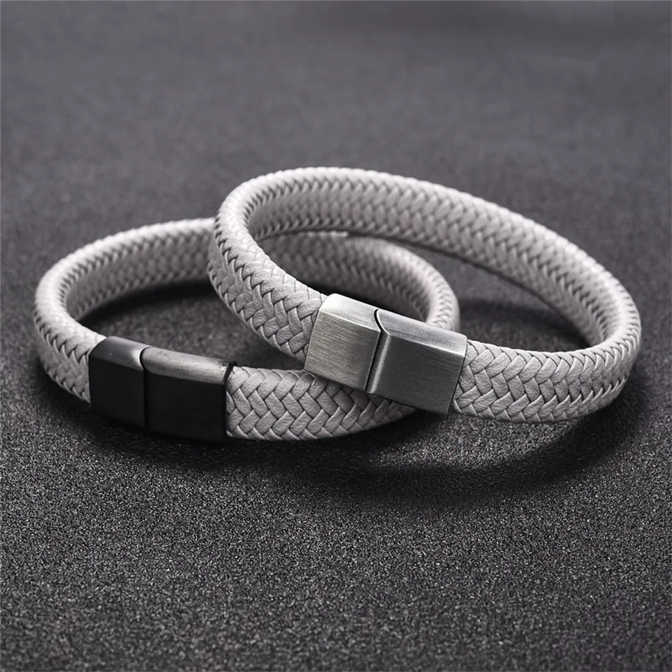 

LW01-05 Leather bracelet Bangle Jewelry button Bracelet