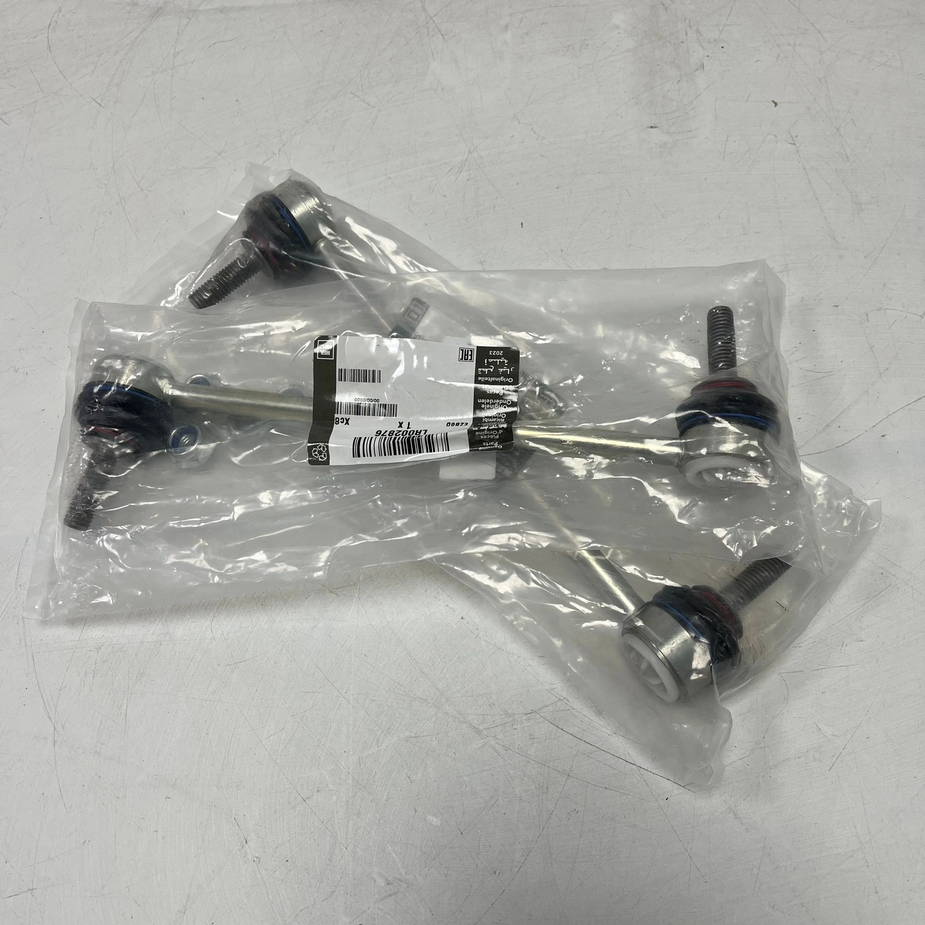 Фото Стабилизатор поперечной устойчивости LR002876, подходит для Land Rover Range Rover Evoque Freelander 2, запчасти для автомобилей №3