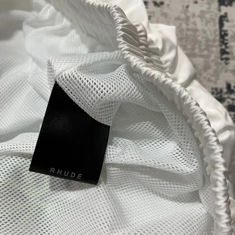 Рисунок 4 - Пляжные мужские шорты Y2k с принтом