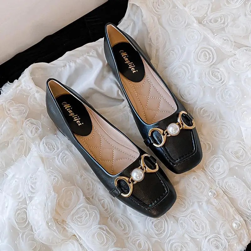 

Flat Shoes