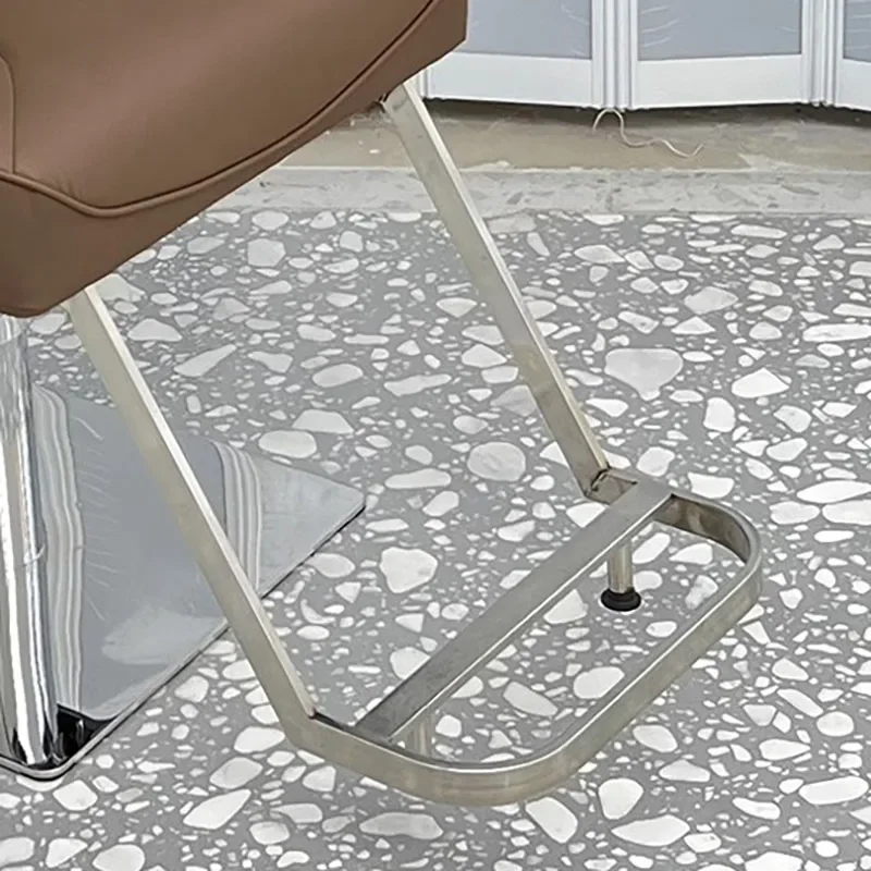 Удобное парикмахерское кресло в стиле ретро окрашивание волос красота роскошная