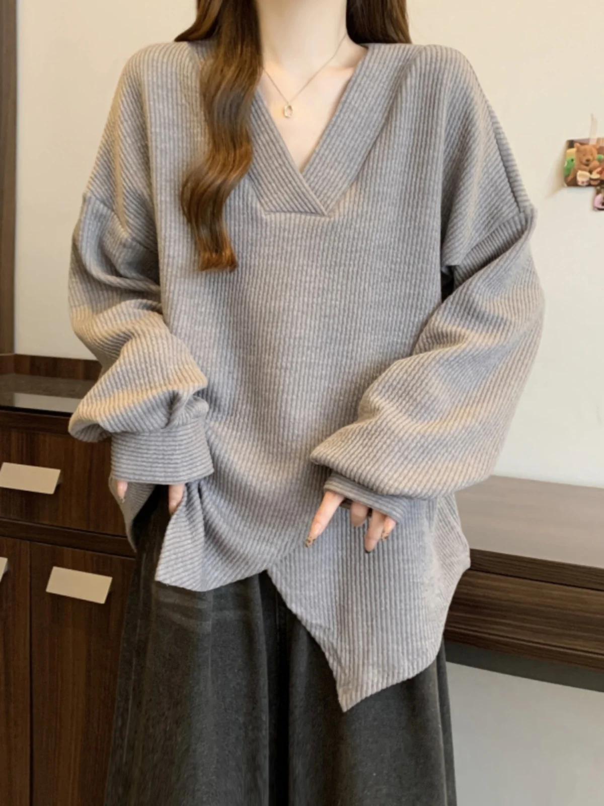 Большой размер Дизайн Idle Sle Свободное ощущение V-образный вырез Крест Длинный