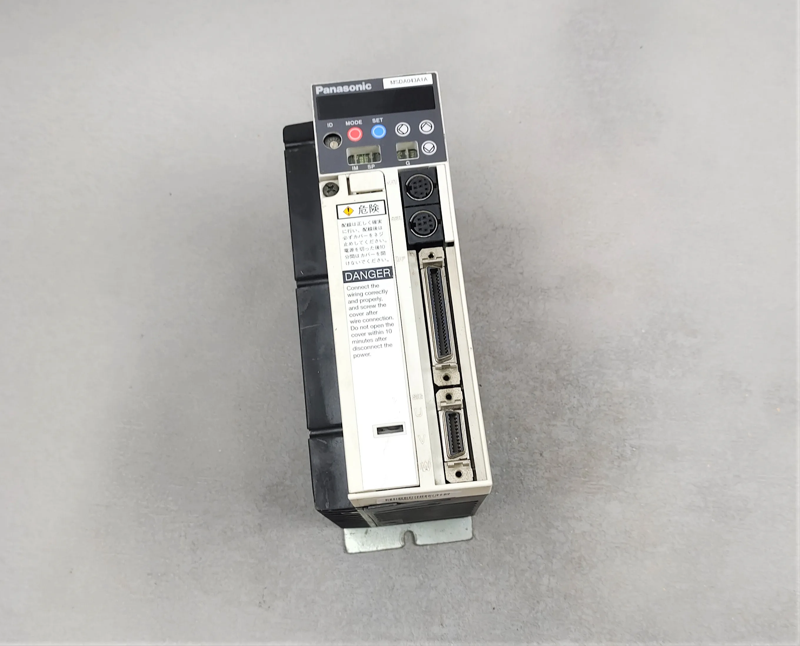 

Б/у рабочий телефон MSDA043A1AA (как на фото)