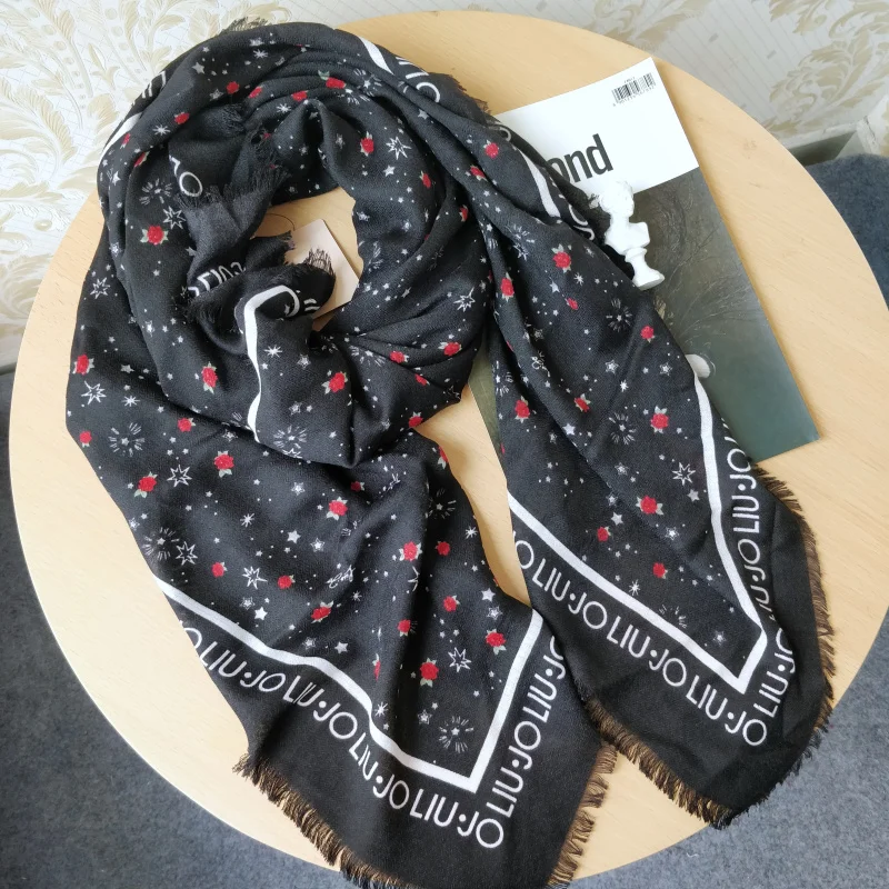 Женский шарф с принтом