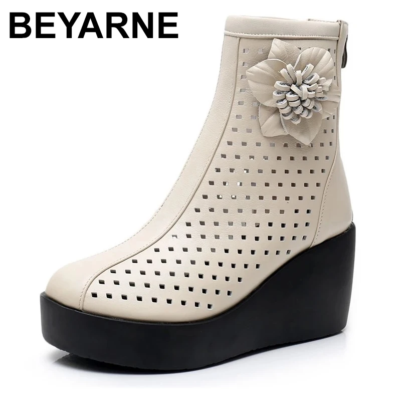 

Женские ботинки из натуральной кожи, на высоком каблуке