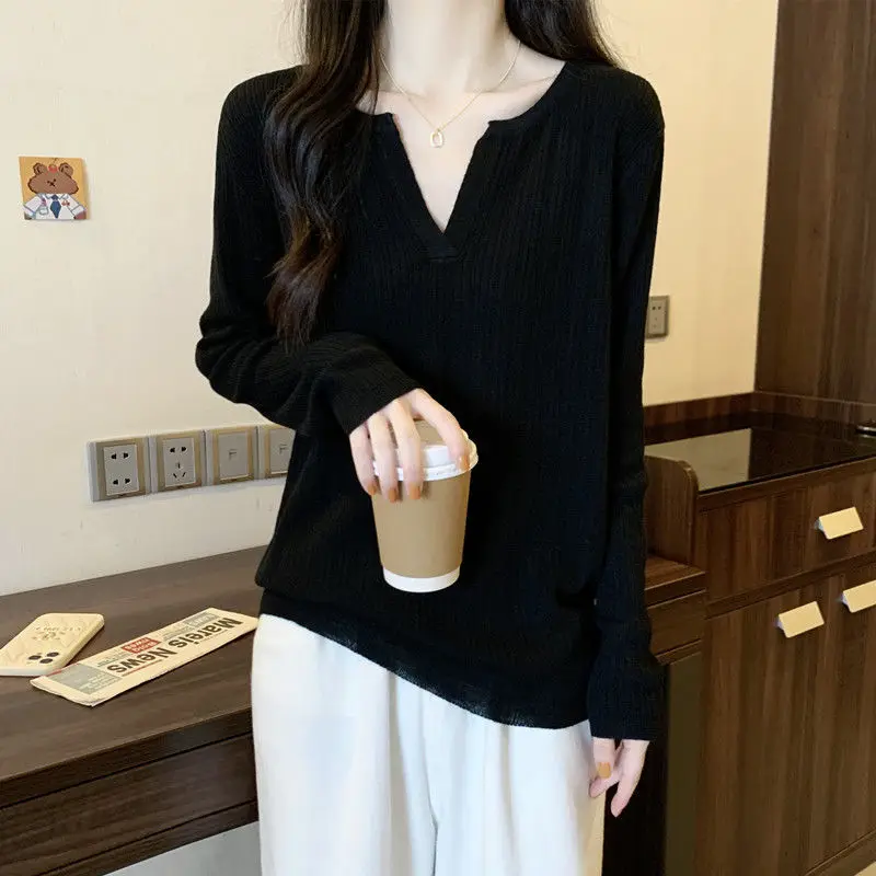 Дизайн женской одежды чувствуется похудение. Этот вязаный свитер для живота