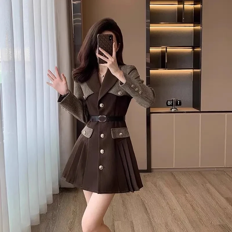 Женское шерстяное платье с отложным воротником и длинным рукавом