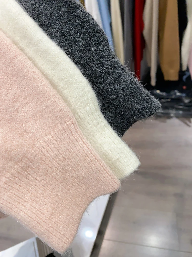 [Xiaoai Stall Real Shot] Western Sle Золотая пряжка Мягкий клейкий вязаный кардиган Женский