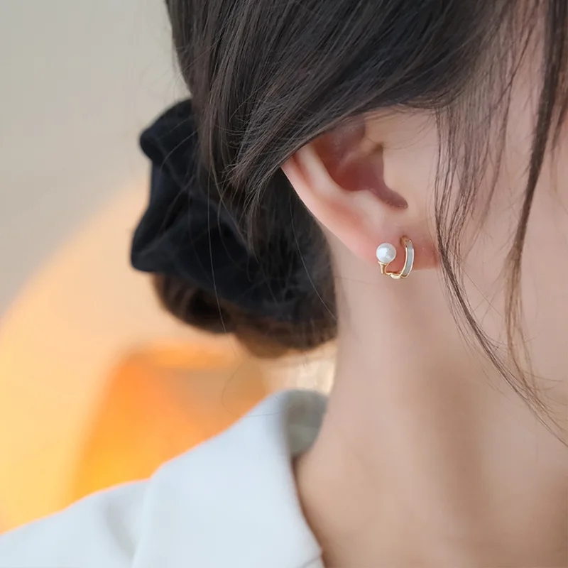 

Wholesale S925 Silvers Pin Post Stud Pearl C- Shaped Earrings Jewelry Gift